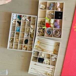 Jewelry necklace moving sale